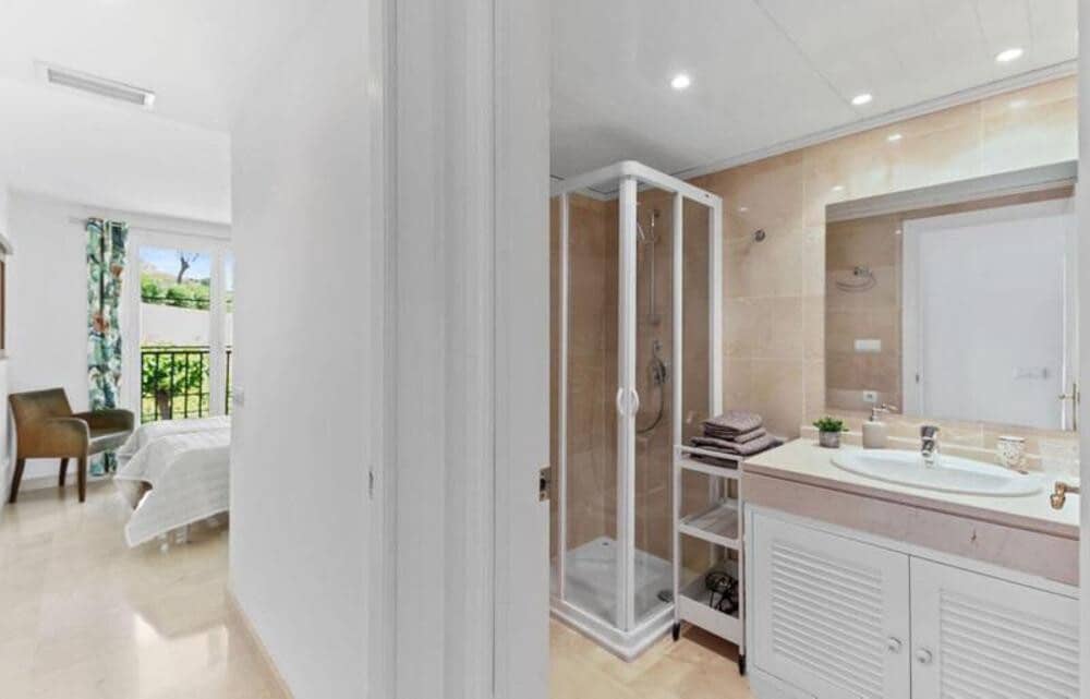 2 bedroom Apartment for rent in Los Arqueros with pool garage - € 2,100 (Ref: 10012787)