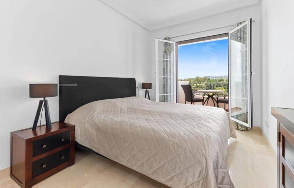 2 bedroom Apartment for rent in Los Arqueros with pool garage - € 2,100 (Ref: 10012787)