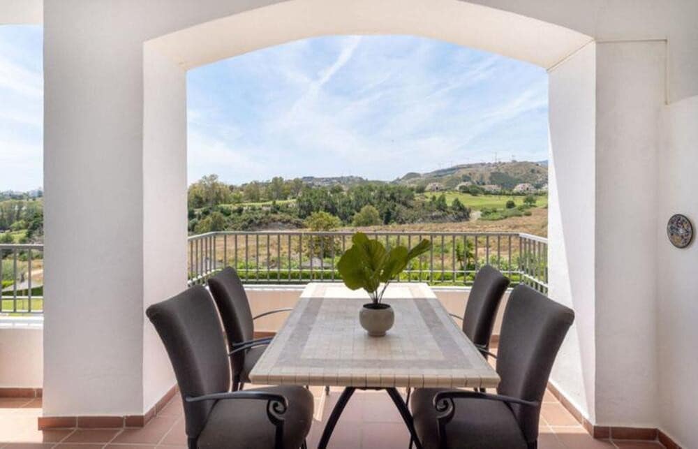 2 bedroom Apartment for rent in Los Arqueros with pool garage - € 2,100 (Ref: 10012787)