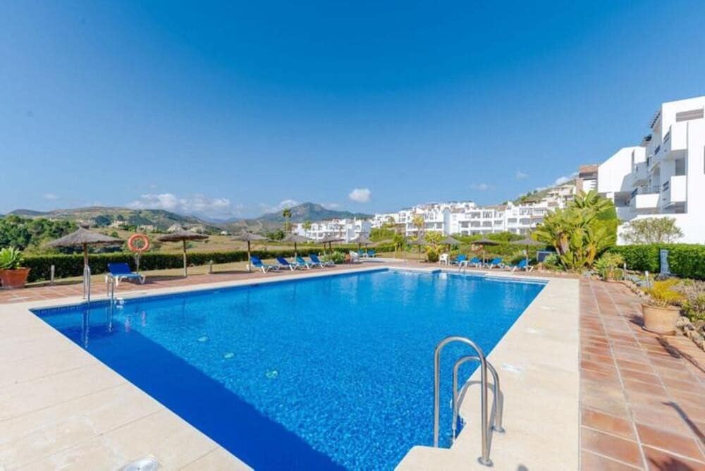 2 bedroom Apartment for rent in Los Arqueros with pool garage - € 2,100 (Ref: 10012787)