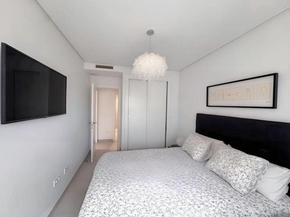 2 sypialnia Penthouse na sprzedaż w Benahavis z basenem garażem - 675 000 € (Ref: 10012788)