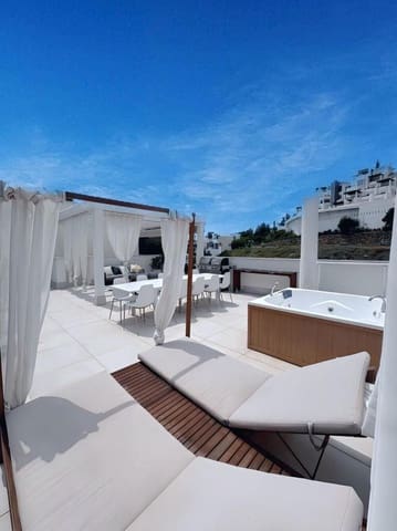 Penthouse de 2 chambres à louer à La Quinta, Benahavís avec piscine garage - 3 200 € (Ref: 10012789)