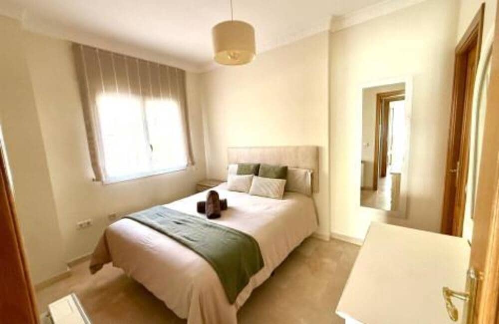 3 bedroom Apartment for rent in Golden Mile with pool garage - € 2,500 (Ref: 10012790)