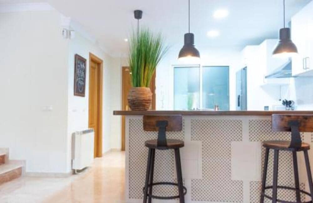 3 bedroom Apartment for rent in Golden Mile with pool garage - € 2,500 (Ref: 10012790)