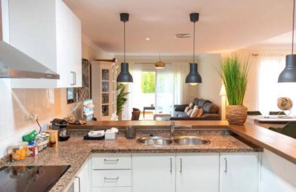 3 bedroom Apartment for rent in Golden Mile with pool garage - € 2,500 (Ref: 10012790)
