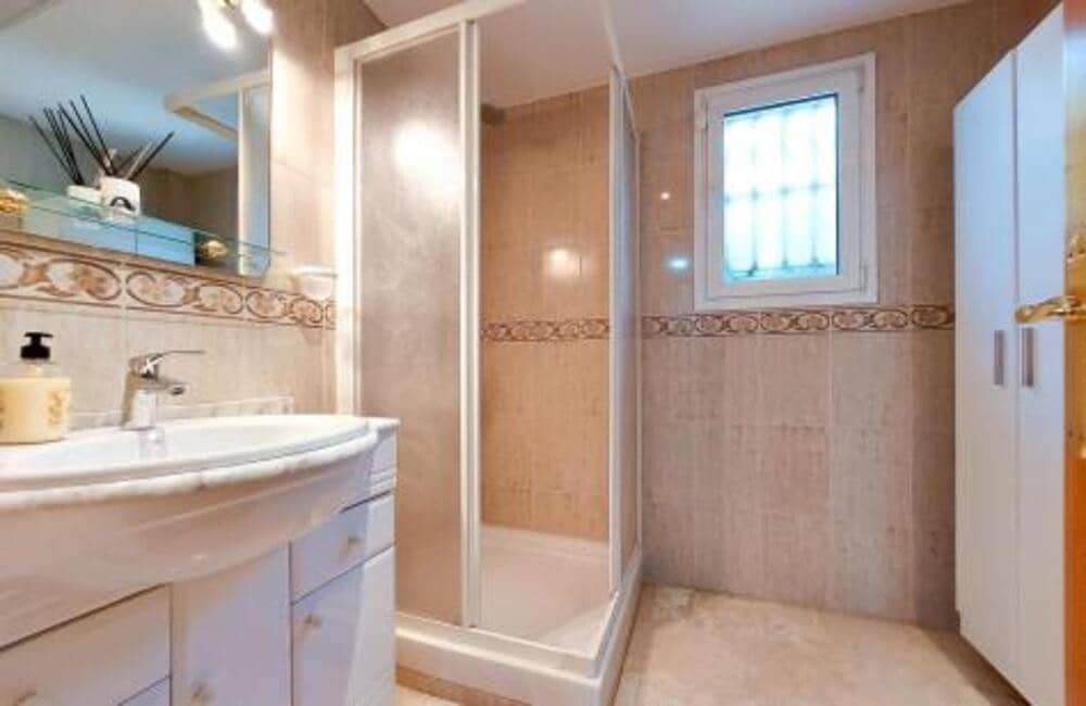 3 bedroom Apartment for rent in Golden Mile with pool garage - € 2,500 (Ref: 10012790)