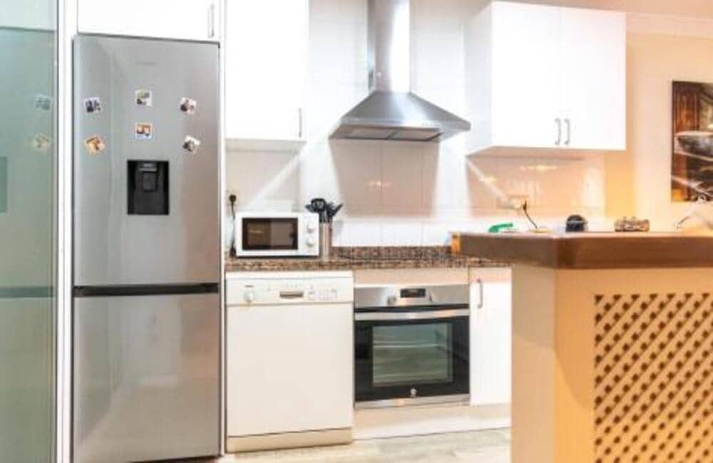 3 bedroom Apartment for rent in Golden Mile with pool garage - € 2,500 (Ref: 10012790)