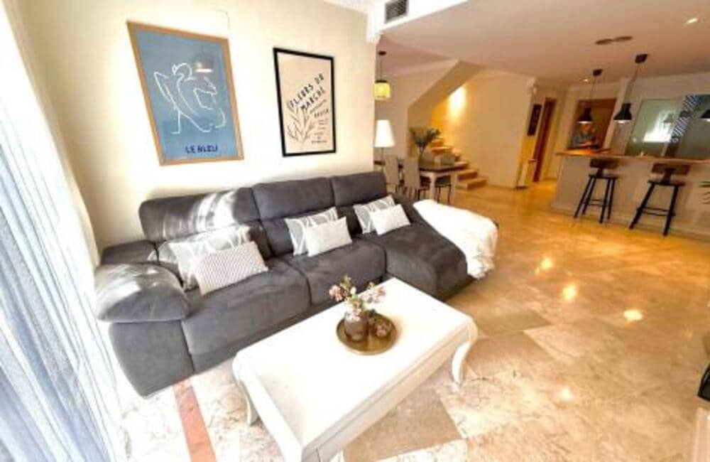 3 bedroom Apartment for rent in Golden Mile with pool garage - € 2,500 (Ref: 10012790)