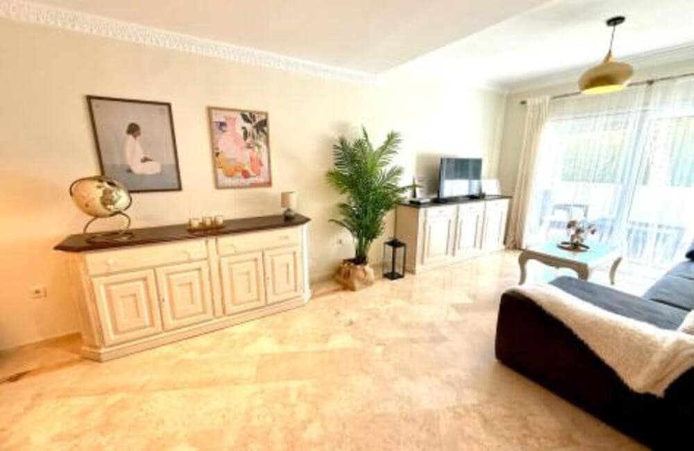 3 bedroom Apartment for rent in Golden Mile with pool garage - € 2,500 (Ref: 10012790)