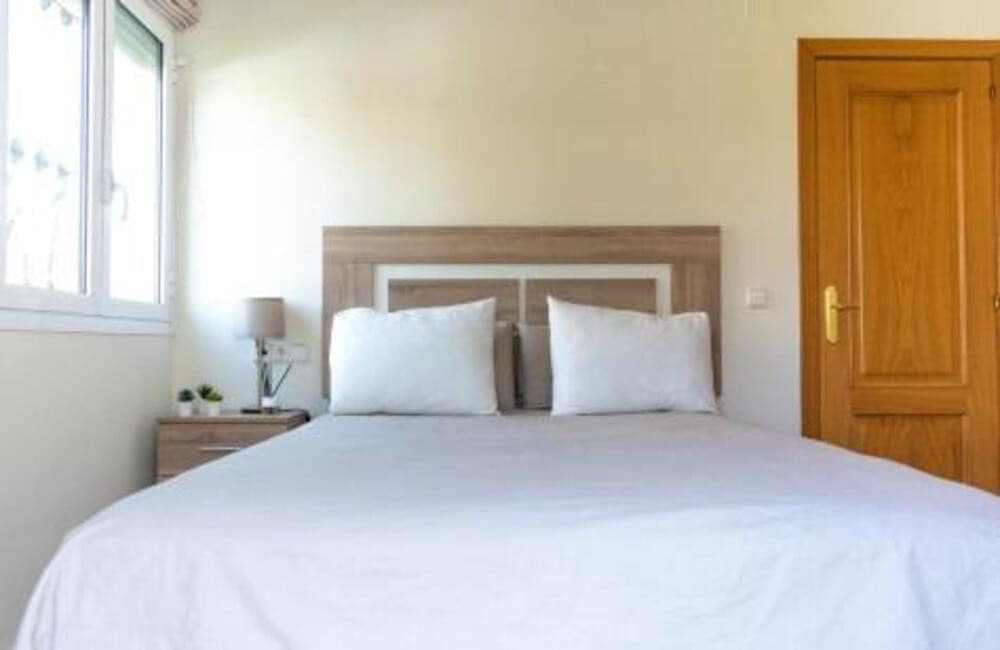 3 bedroom Apartment for rent in Golden Mile with pool garage - € 2,500 (Ref: 10012790)