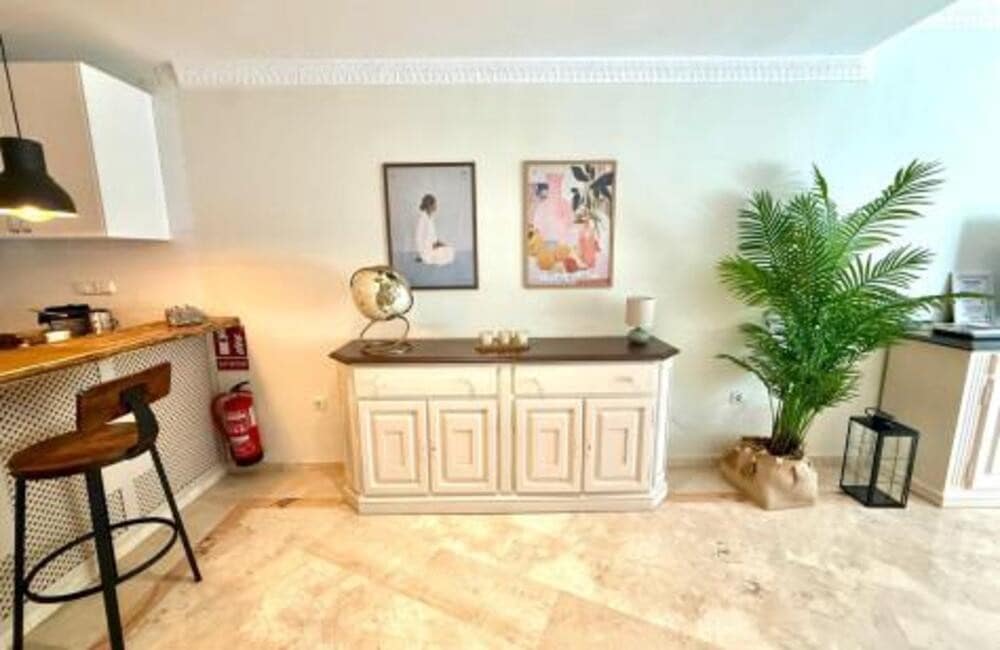 3 bedroom Apartment for rent in Golden Mile with pool garage - € 2,500 (Ref: 10012790)