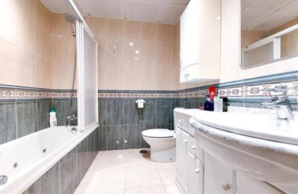 3 bedroom Apartment for rent in Golden Mile with pool garage - € 2,500 (Ref: 10012790)