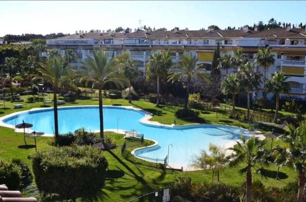 2 soveværelse Lejlighed til leje i Marbella med swimmingpool garage - € 2.000 (Ref: 10014999)