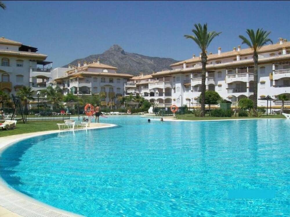 2 soveværelse Lejlighed til leje i Marbella med swimmingpool garage - € 2.000 (Ref: 10014999)