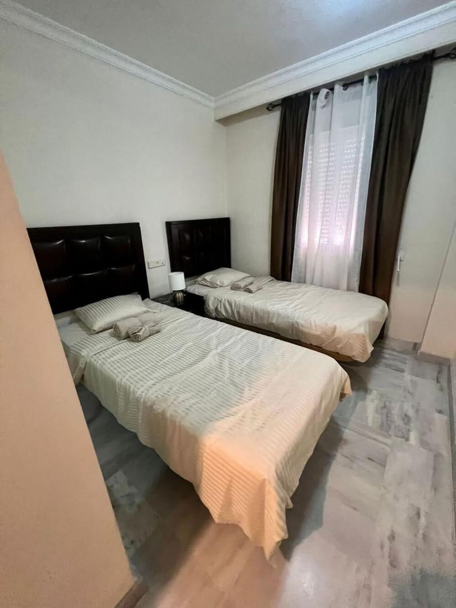 2 soveværelse Lejlighed til leje i Marbella med swimmingpool garage - € 2.000 (Ref: 10014999)