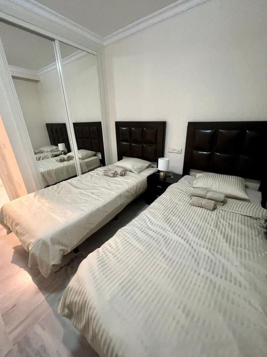 2 soveværelse Lejlighed til leje i Marbella med swimmingpool garage - € 2.000 (Ref: 10014999)