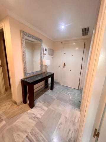 2 soveværelse Lejlighed til leje i La Dama de Noche - La Alzambra, Marbella med swimmingpool garage - € 2.000 (Ref: 10014999)