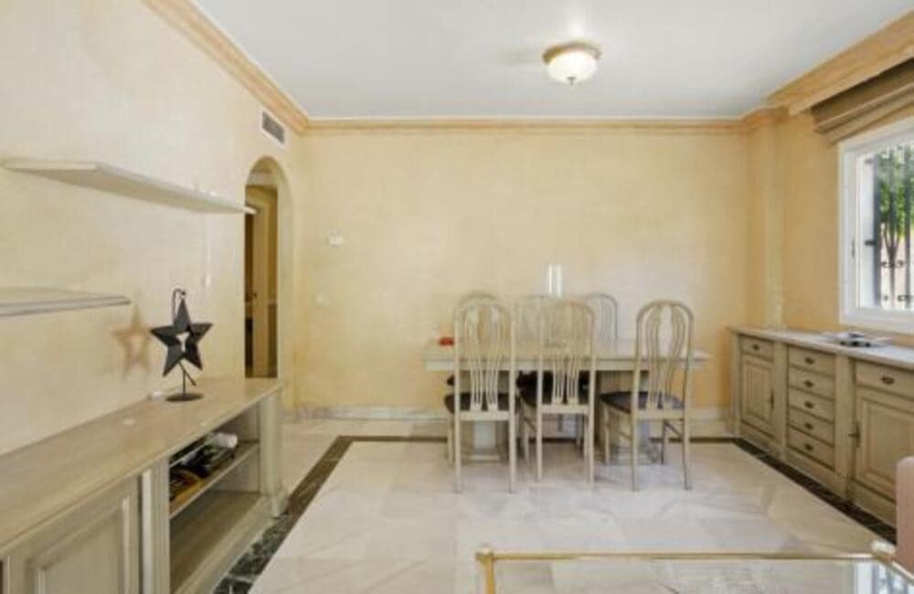 3 Zimmer Apartment zu verkaufen in Marbella mit Pool Garage - 450.000 € (Ref: 10021915)