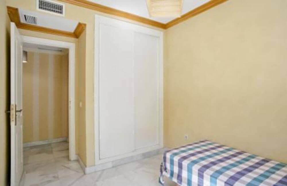 3 Zimmer Apartment zu verkaufen in Marbella mit Pool Garage - 450.000 € (Ref: 10021915)