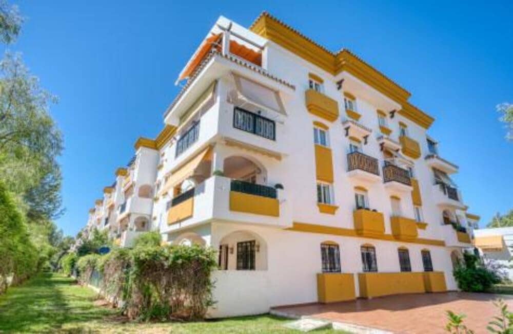 3 Zimmer Apartment zu verkaufen in Marbella mit Pool Garage - 450.000 € (Ref: 10021915)