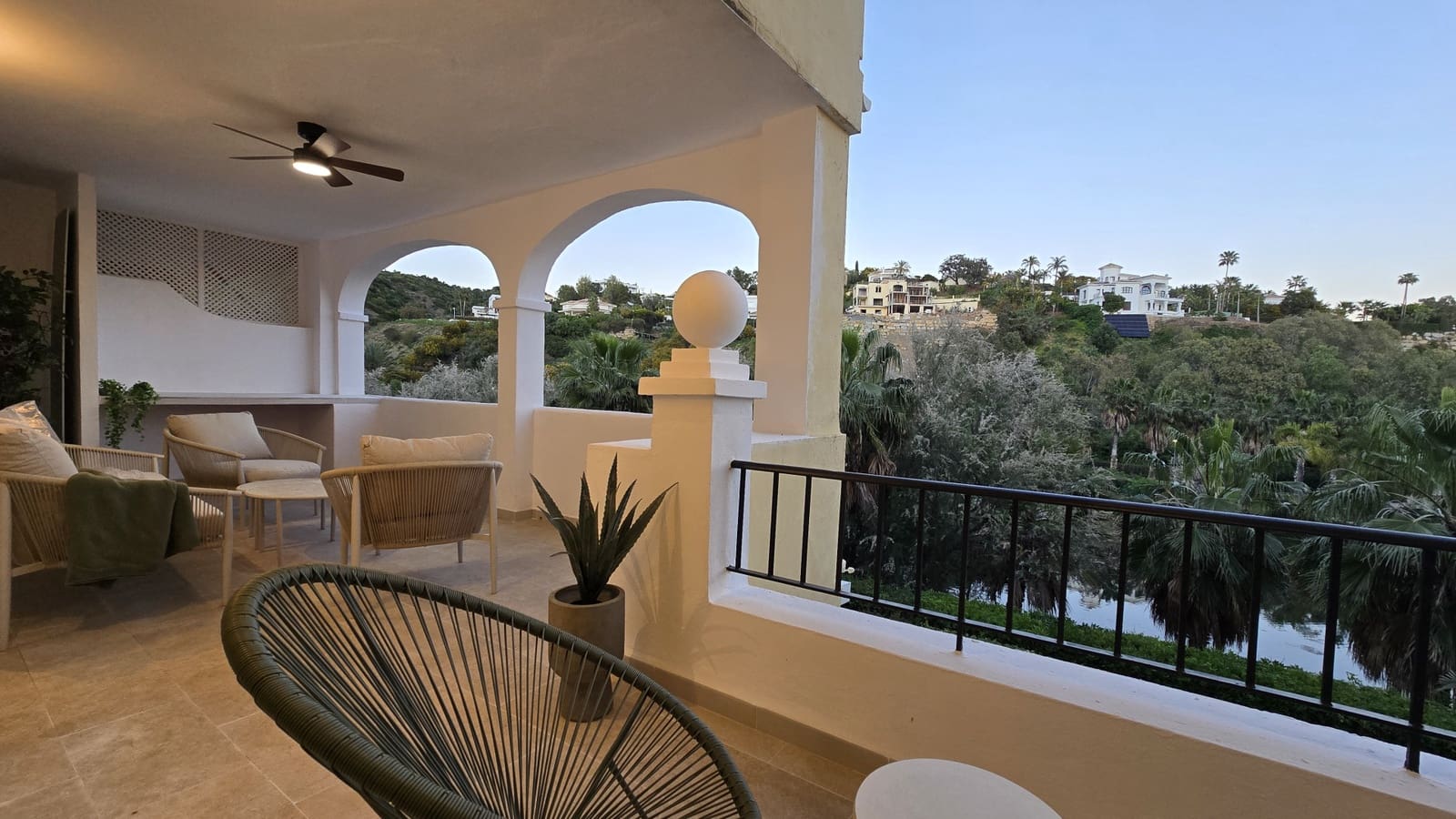 3 bedroom Apartment for sale in Benahavis with pool garage - € 549,000 (Ref: 10021917)
