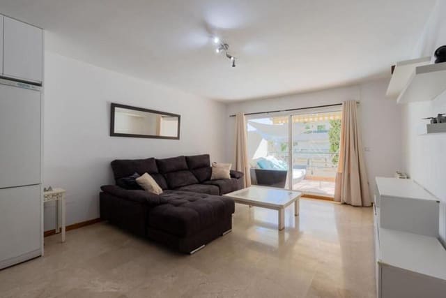 3 sovrum Lägenhet att hyra i Guadalmina Alta, Marbella med pool garage - 2 300 € (Ref: 10021918)