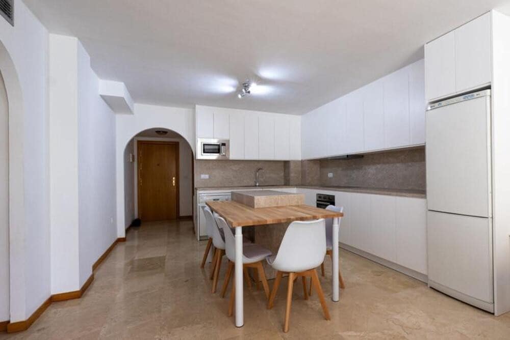 3 sovrum Lägenhet att hyra i Guadalmina med pool garage - 2 300 € (Ref: 10021918)