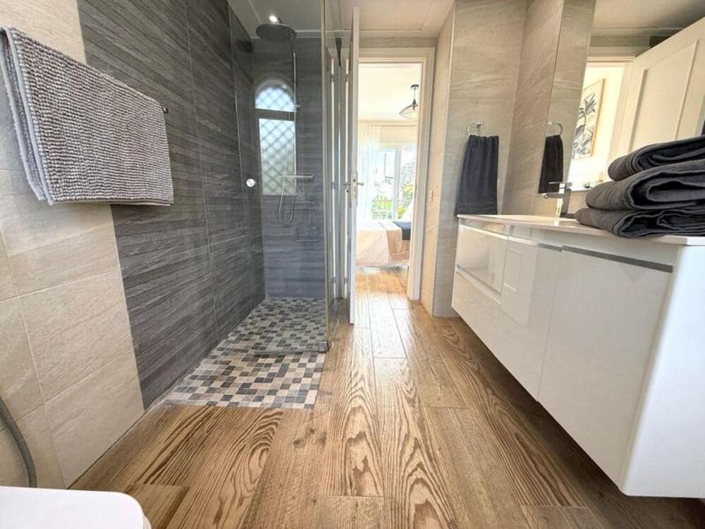 4 bedroom Townhouse for rent in Marbella with pool garage - € 3,500 (Ref: 10023519)