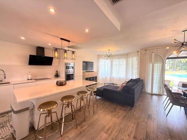 4 quarto Casa em Banda para arrendar em Los Naranjos, Marbella com piscina garagem - 3 500 € (Ref: 10023519)