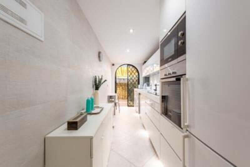 2 soverom Leilighet til salgs i Marbella med svømmebasseng garasje - € 540 000 (Ref: 10023520)