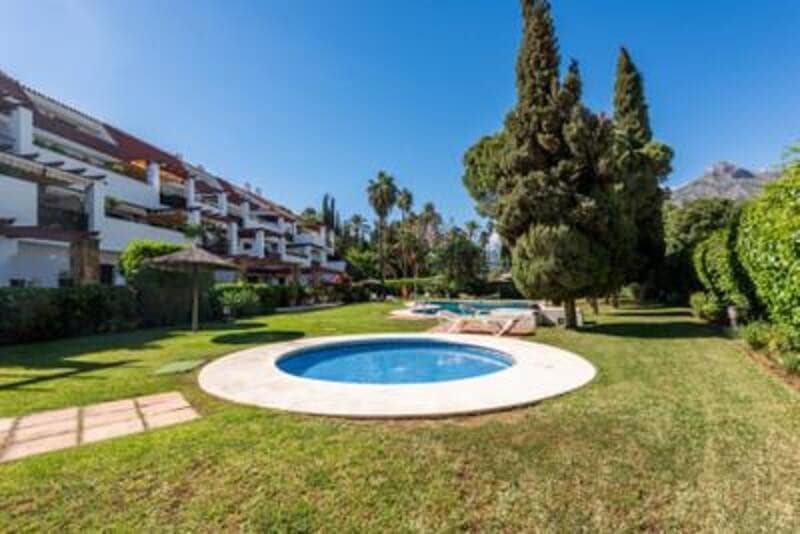 2 soverom Leilighet til salgs i Marbella med svømmebasseng garasje - € 540 000 (Ref: 10023520)