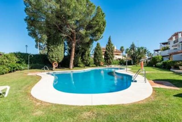 2 soverom Leilighet til salgs i Lomas De Marbella, Marbella med svømmebasseng garasje - € 540 000 (Ref: 10023520)