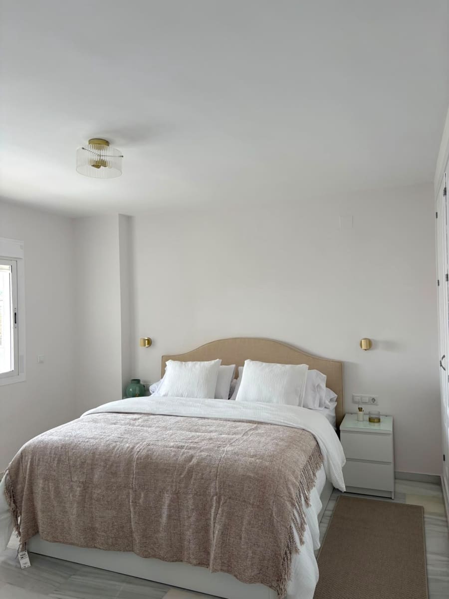 3 slaapkamer Appartement te huur in Marbella met zwembad garage - € 3.750 (Ref: 10025034)