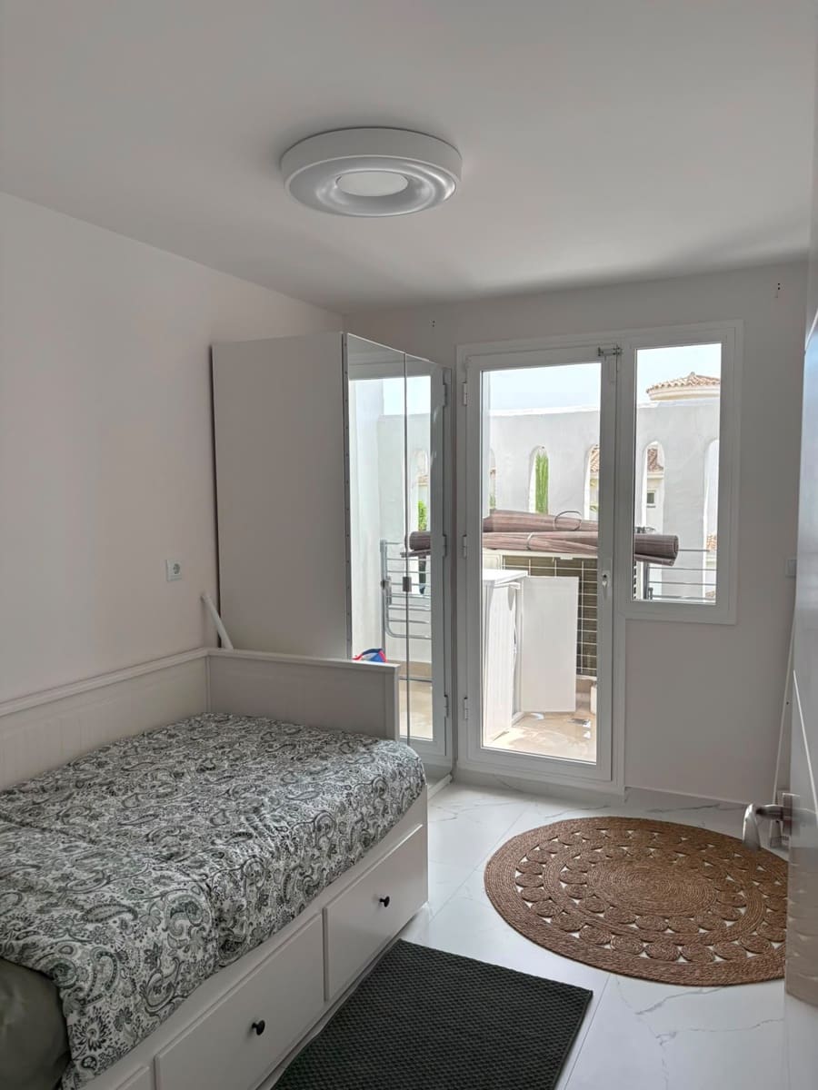 3 slaapkamer Appartement te huur in Marbella met zwembad garage - € 3.750 (Ref: 10025034)