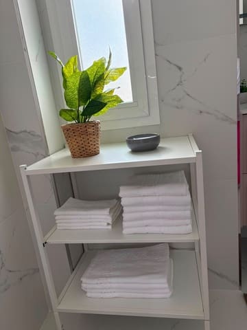 3 slaapkamer Appartement te huur in La Dama de Noche - La Alzambra, Marbella met zwembad garage - € 3.750 (Ref: 10025034)