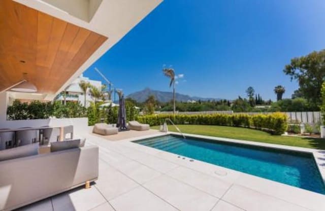 3 Zimmer Apartment zu vermieten in Lomas De Marbella, Marbella mit Pool Garage - 16.500 € (Ref: 10025035)