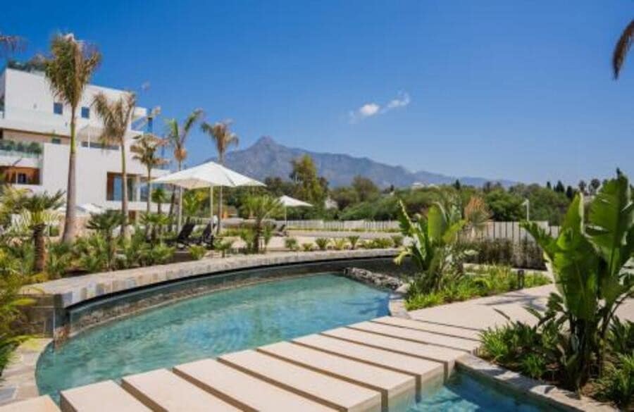 Appartement de 3 chambres à louer à Marbella avec piscine garage - 16 500 € (Ref: 10025035)