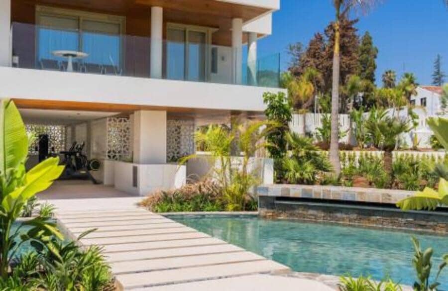 Appartement de 3 chambres à louer à Marbella avec piscine garage - 16 500 € (Ref: 10025035)