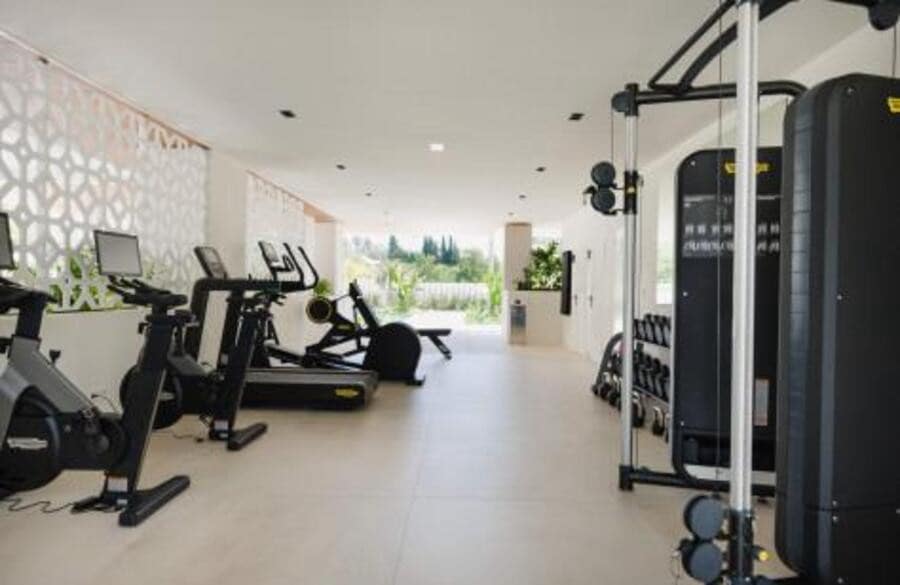 Appartement de 3 chambres à louer à Marbella avec piscine garage - 16 500 € (Ref: 10025035)