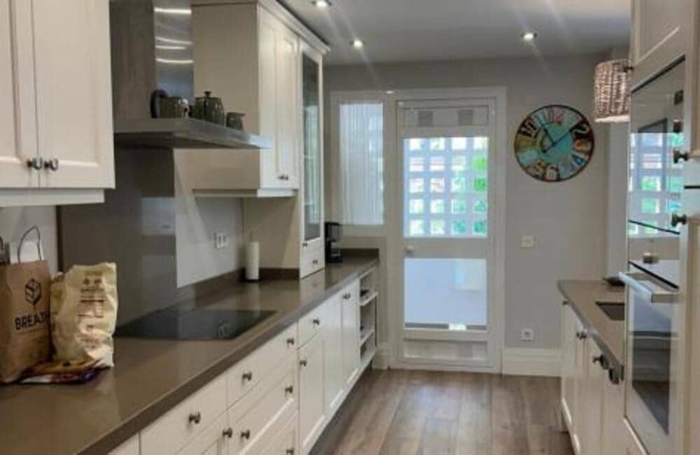 3 Zimmer Apartment zu vermieten in Marbella mit Pool Garage - 3.300 € (Ref: 10025036)
