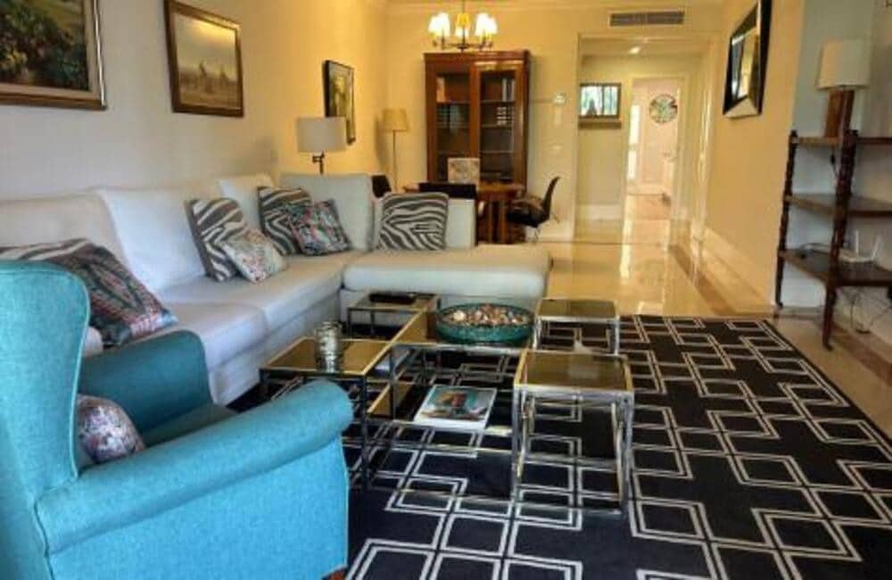 3 Zimmer Apartment zu vermieten in Marbella mit Pool Garage - 3.300 € (Ref: 10025036)