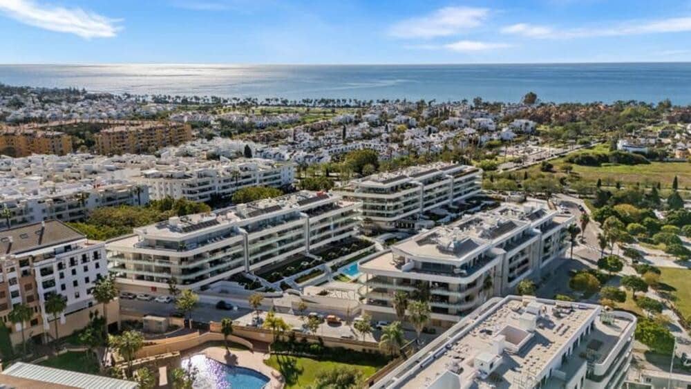 3 quarto Apartamento para arrendar em San Pedro de Alcantara com piscina garagem - 4 500 € (Ref: 10029948)