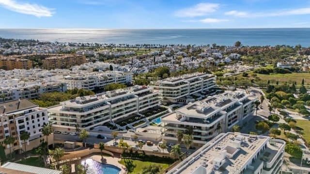 3 quarto Apartamento para arrendar em Nueva Alcántara, Marbella com piscina garagem - 4 500 € (Ref: 10029948)