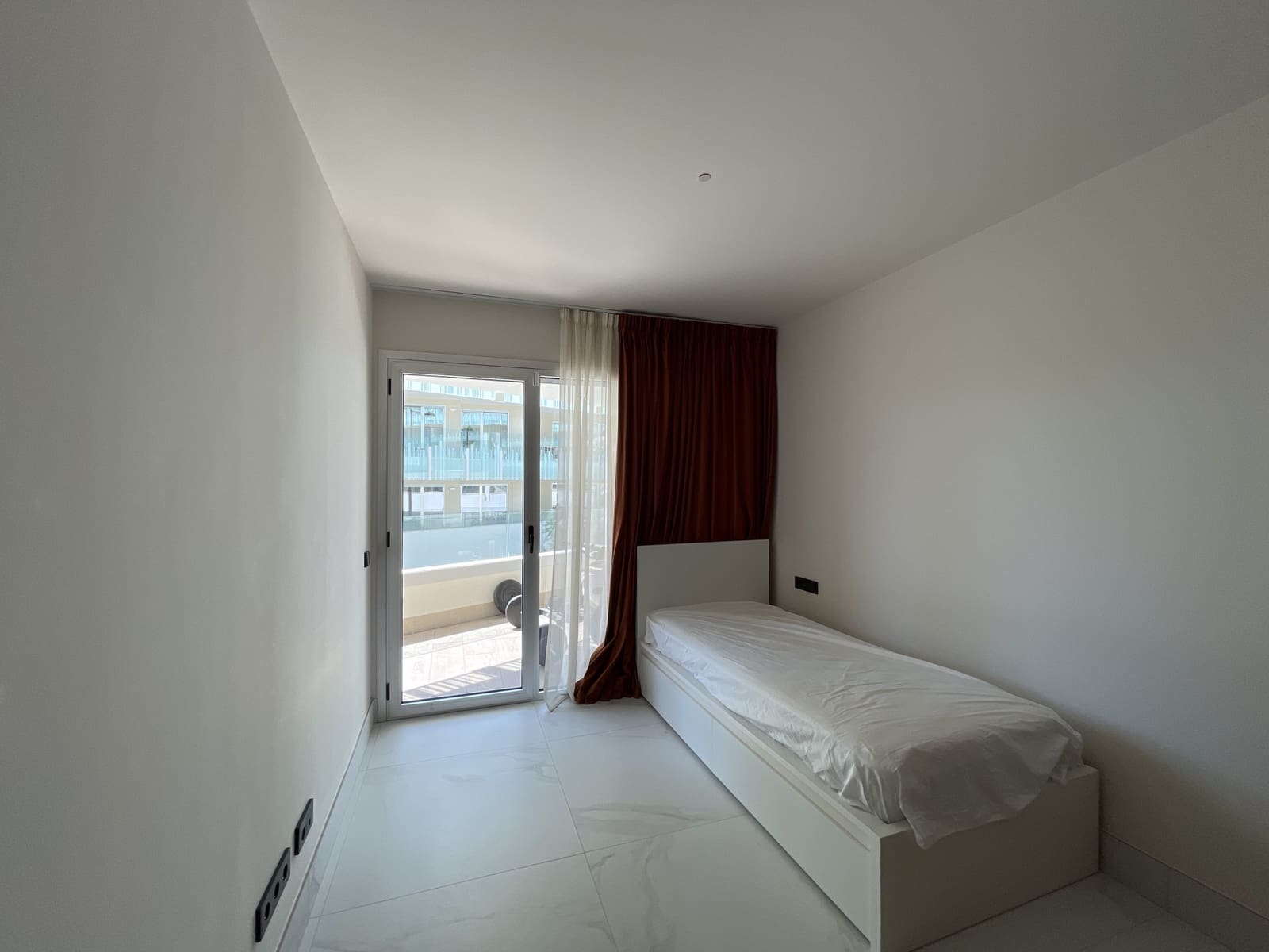 3 quarto Apartamento para arrendar em San Pedro de Alcantara com piscina garagem - 4 500 € (Ref: 10029948)