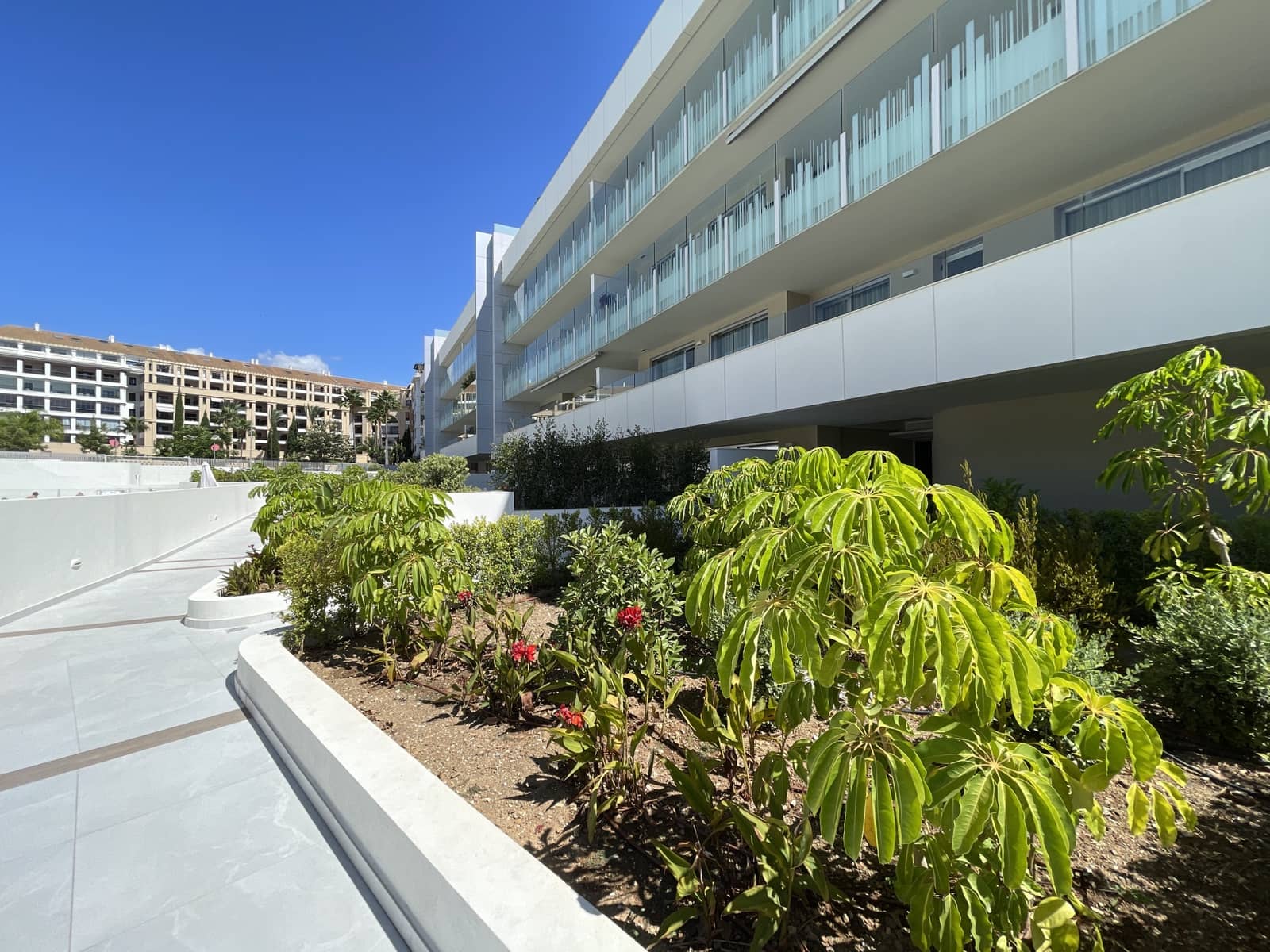 3 quarto Apartamento para arrendar em San Pedro de Alcantara com piscina garagem - 4 500 € (Ref: 10029948)