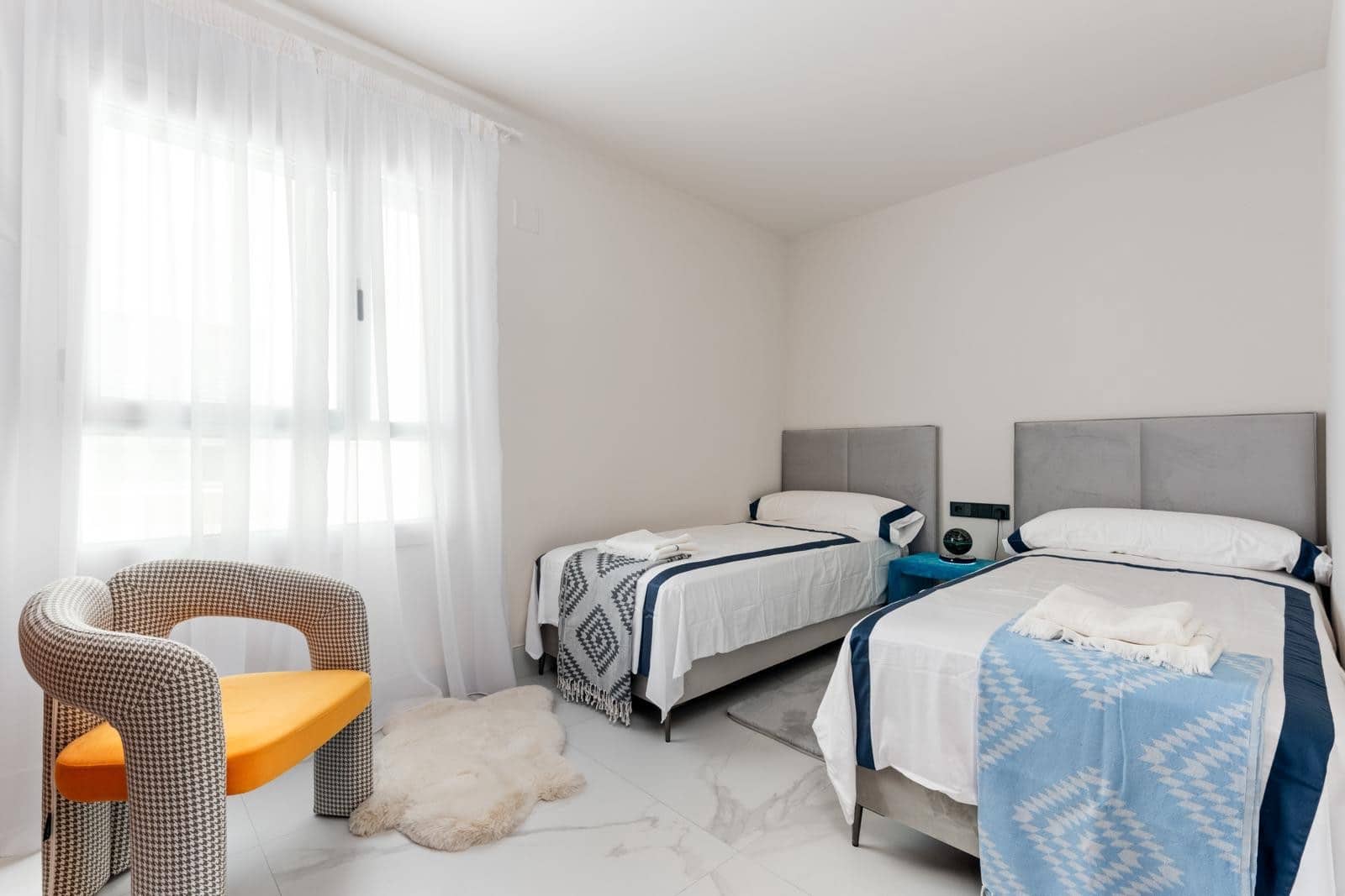 3 slaapkamer Appartement te huur in San Pedro de Alcantara met zwembad garage - € 5.000 (Ref: 10029948)