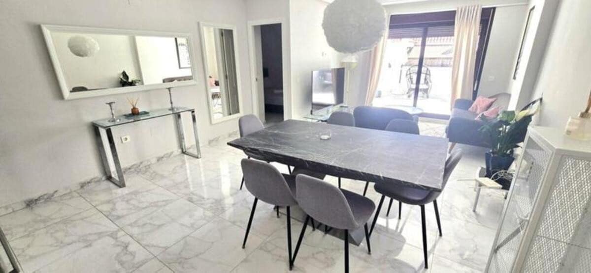 3 sovrum Lägenhet att hyra i Marbella med pool garage - 2 500 € (Ref: 10029949)