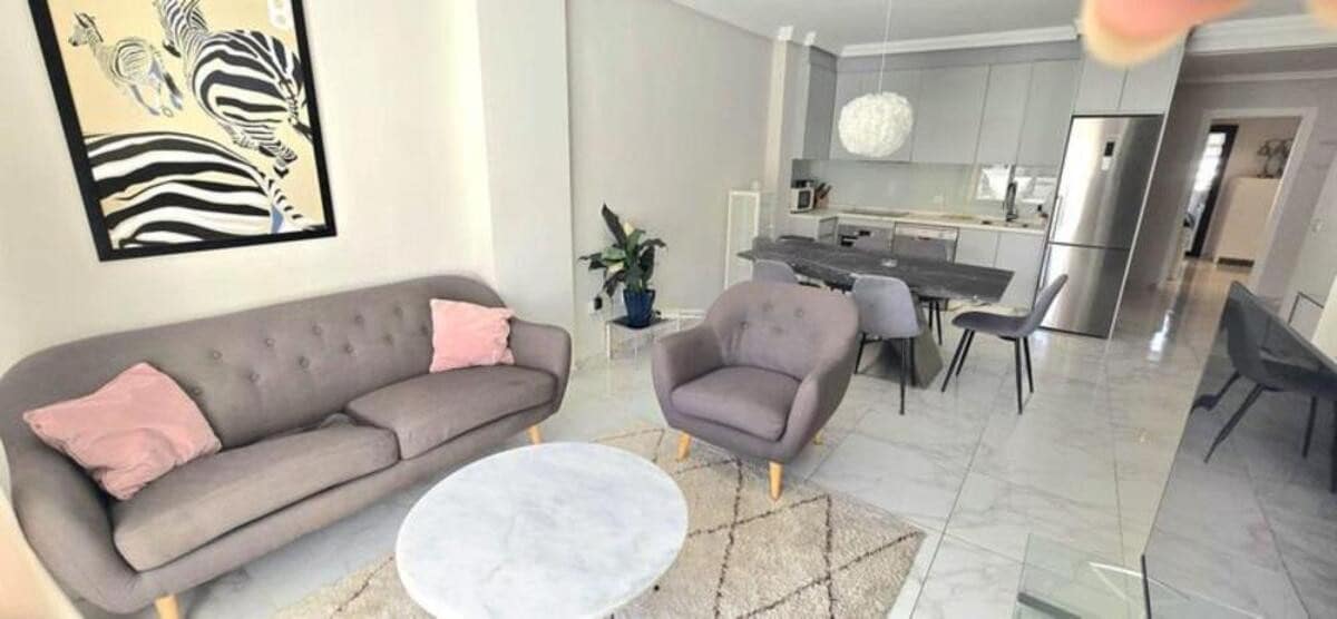 3 sovrum Lägenhet att hyra i Marbella med pool garage - 2 500 € (Ref: 10029949)