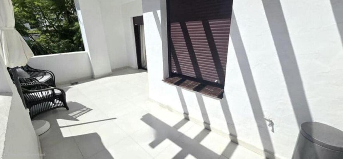 3 sovrum Lägenhet att hyra i Marbella med pool garage - 2 500 € (Ref: 10029949)