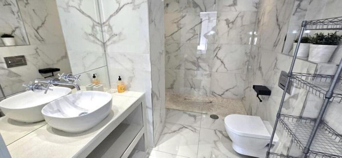 3 sovrum Lägenhet att hyra i Marbella med pool garage - 2 500 € (Ref: 10029949)